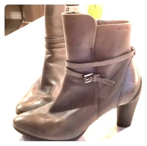 Ecco all leather booties with grid details